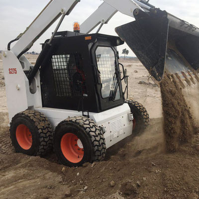 275F 55KW 0,7 Ton Kompak Skid Steer Loader 0,53M3 Dengan Sistem Transmisi Daya